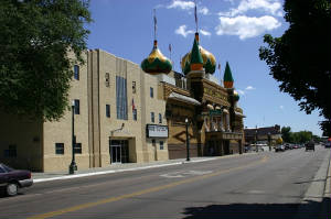 Trip2/cornpalace.jpg